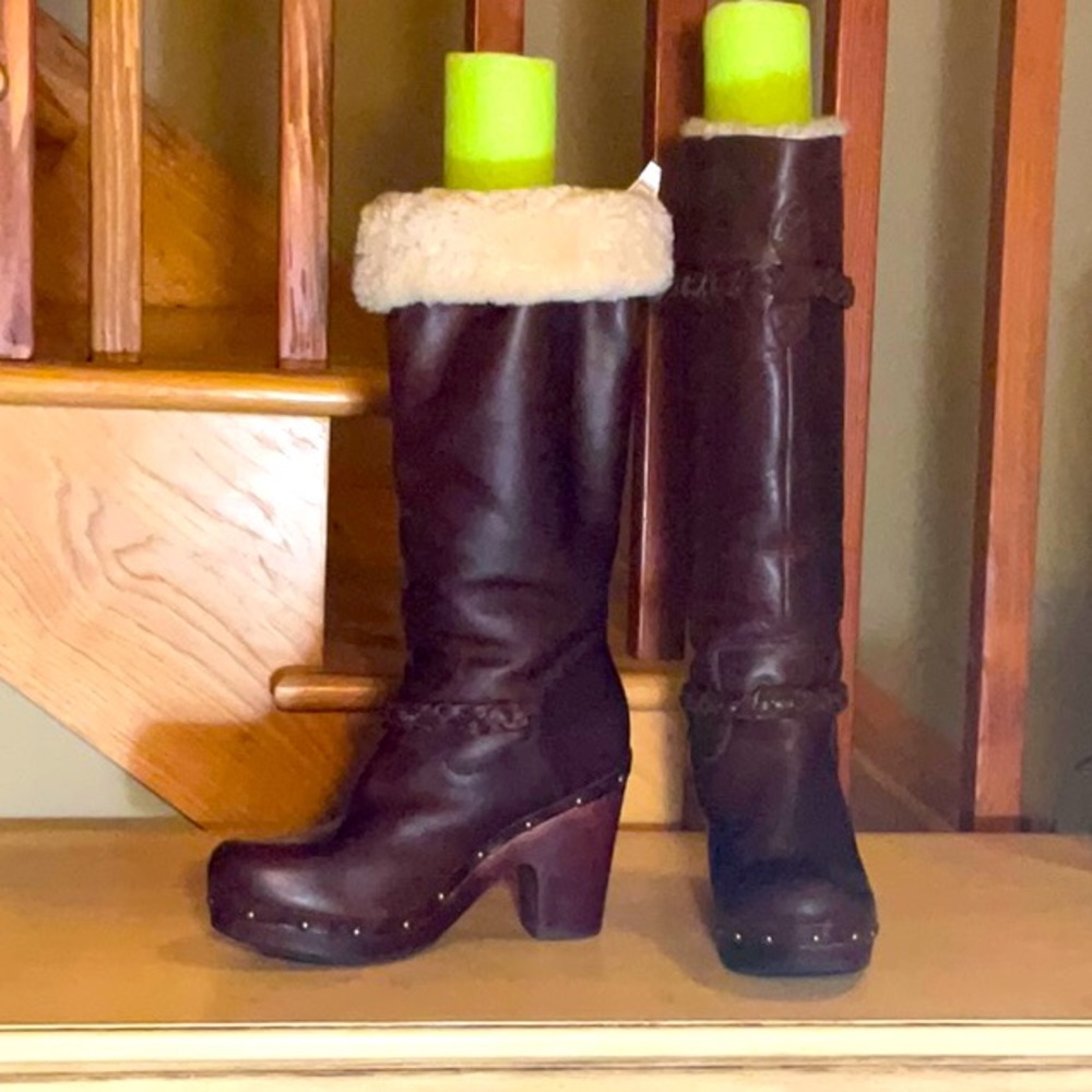 UGG Leather sheepskin lined boots